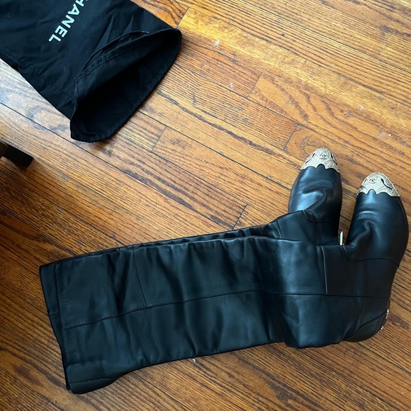Authentic Chanel over the knee Dallas boots - Picture 4 of 5
